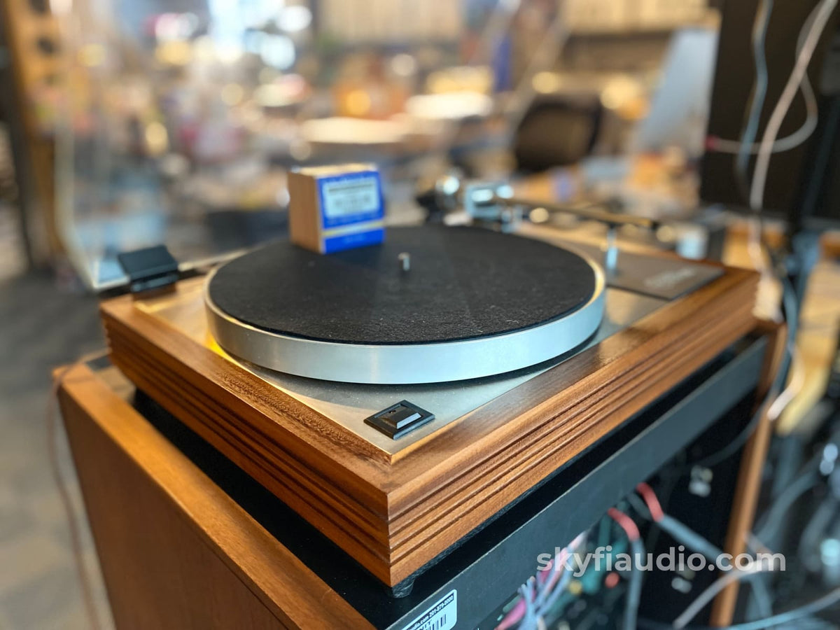 Linn Lp12 Wit Ittok Arm And New Sumiko Bluepoint No.3 Mc Cartridge Turntable