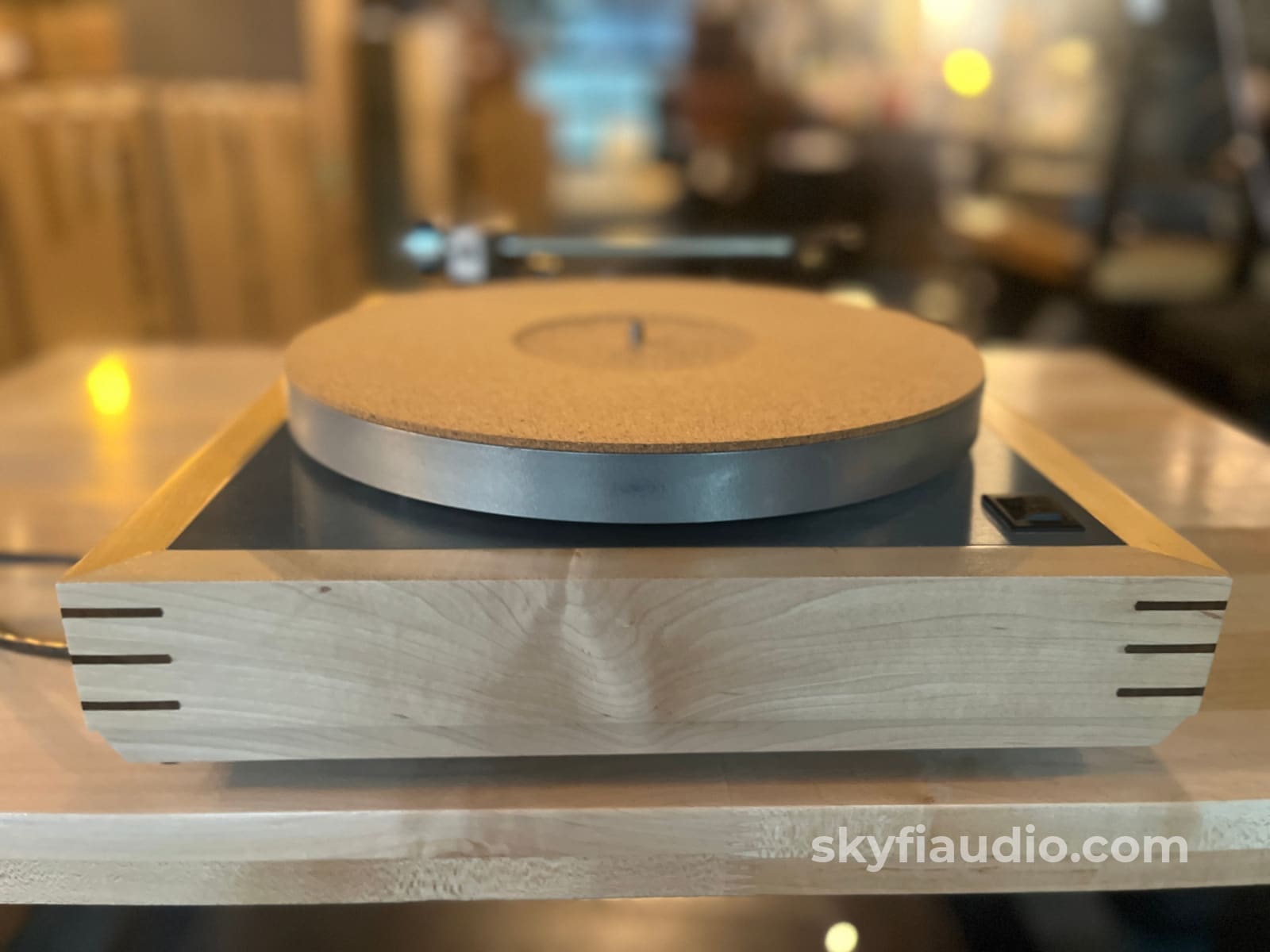 Linn Sondek LP12 w/ Custom Wood Plinth + New Hana MH Cartridge Turntable