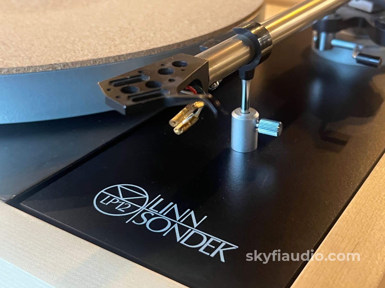 Linn Sondek LP12 w/ Custom Wood Plinth + New Hana MH Cartridge Turntable
