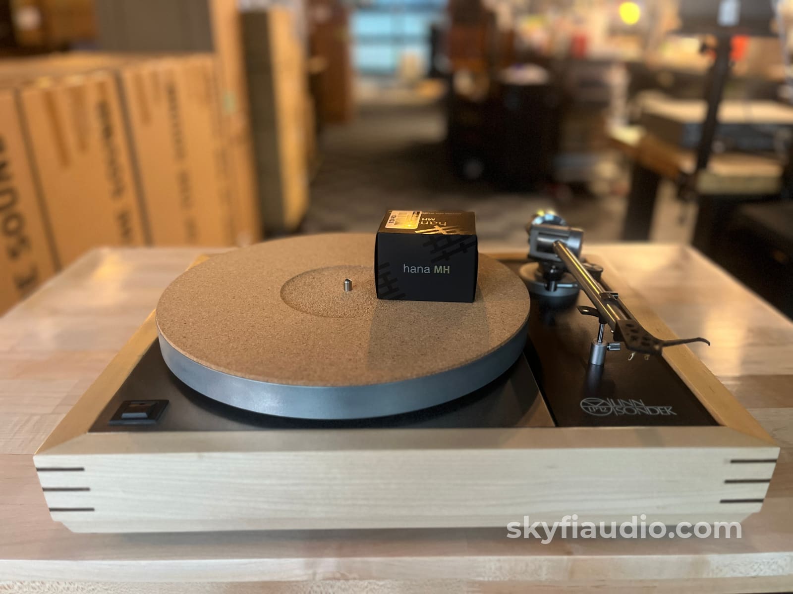 Linn Sondek LP12 w/ Custom Wood Plinth + New Hana MH Cartridge Turntable