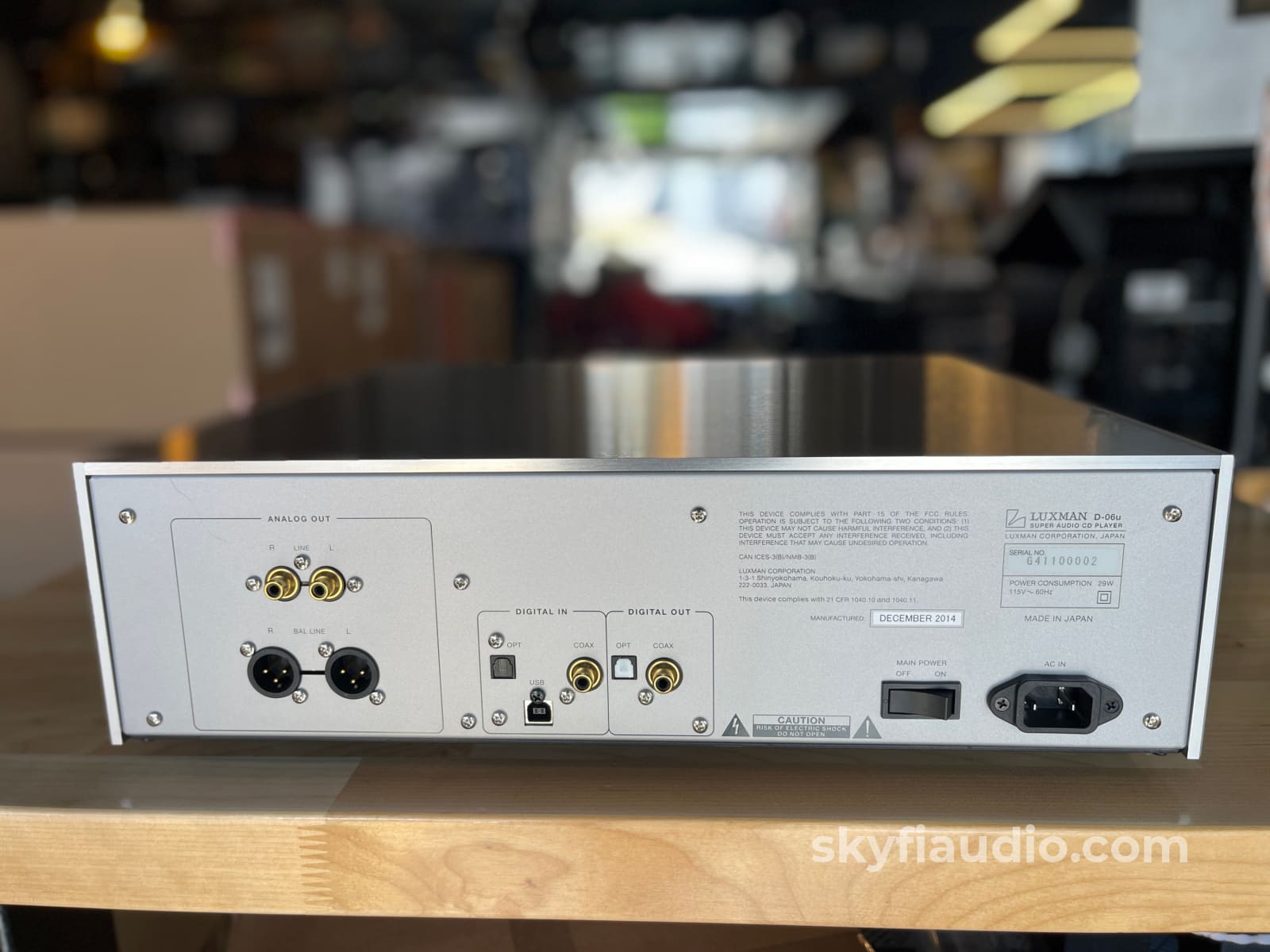 Luxman D-06U SACD Player - W/ Remote - CD + Digital