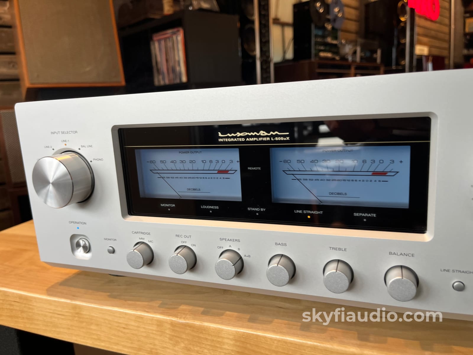 Luxman L-505uX Integrated Amplifier - 100 Watts W/ Remote - Amplifier