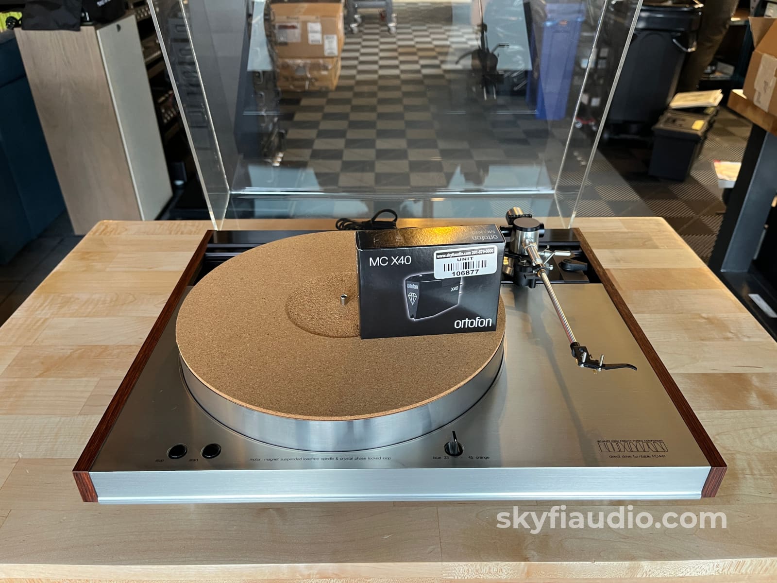 Luxman PD441 Vintage Turntable - Direct Drive with New Ortofon X40 MC