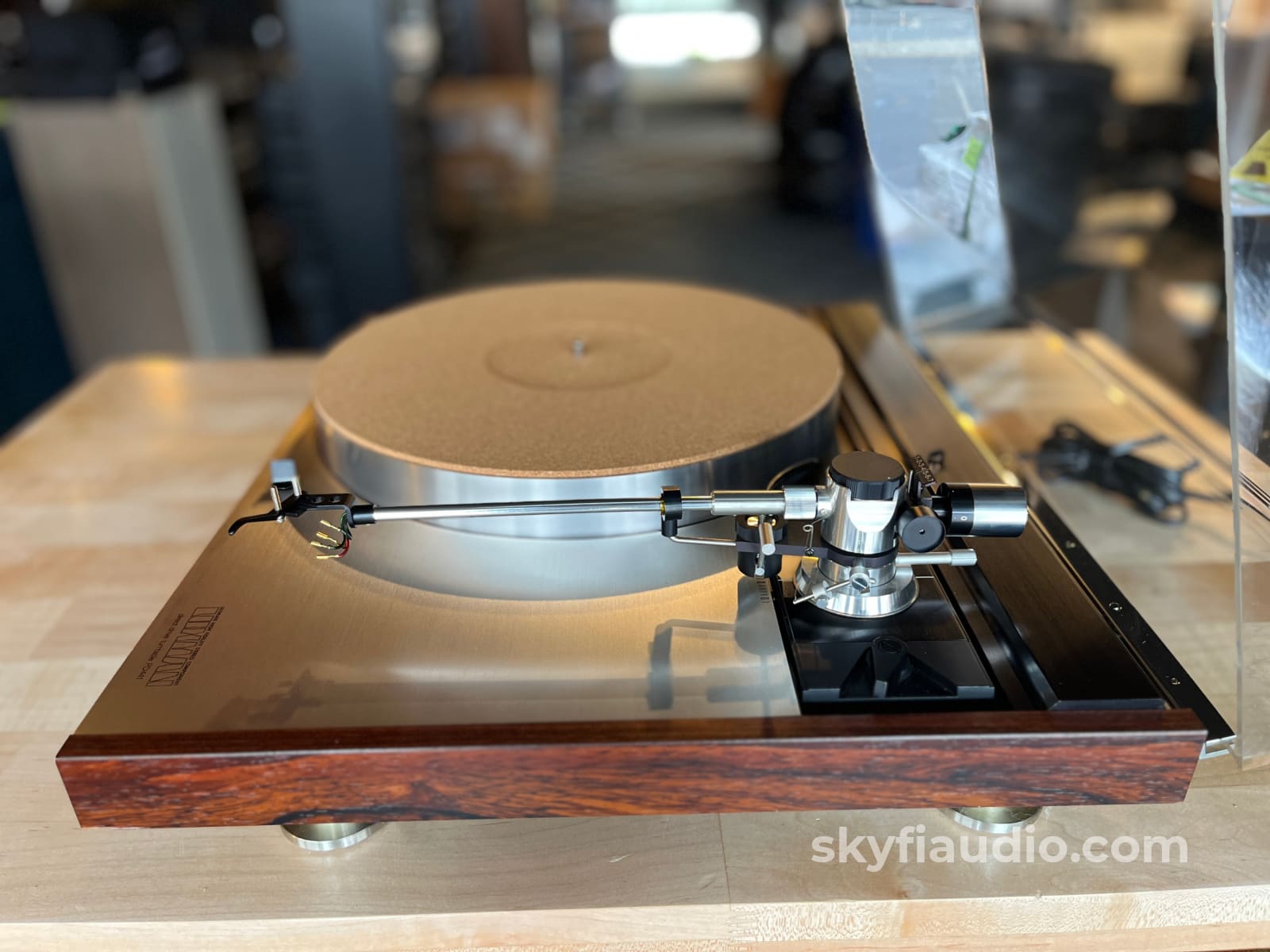 Luxman PD441 Vintage turntable - Direct Drive - W/ New Ortofon X40 Cartridge Turntable