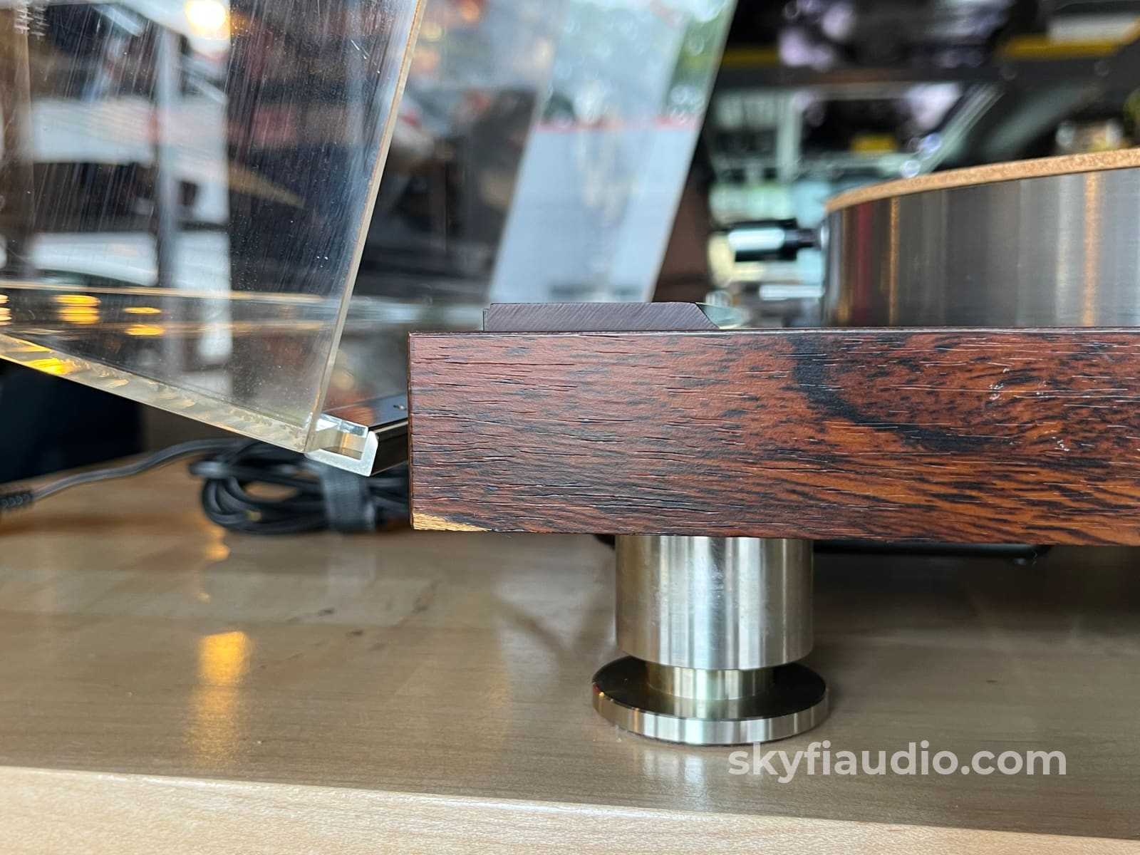 Luxman PD441 Vintage turntable - Direct Drive - W/ New Ortofon X40 Cartridge Turntable