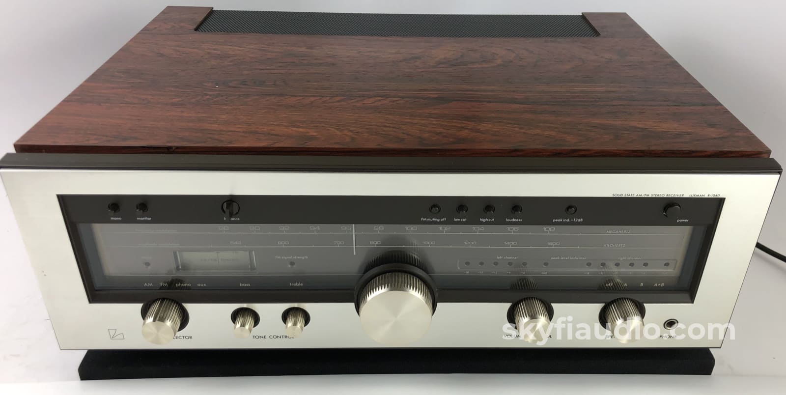 Luxman R-1040 Vintage Receiver From The 70S Integrated Amplifier
