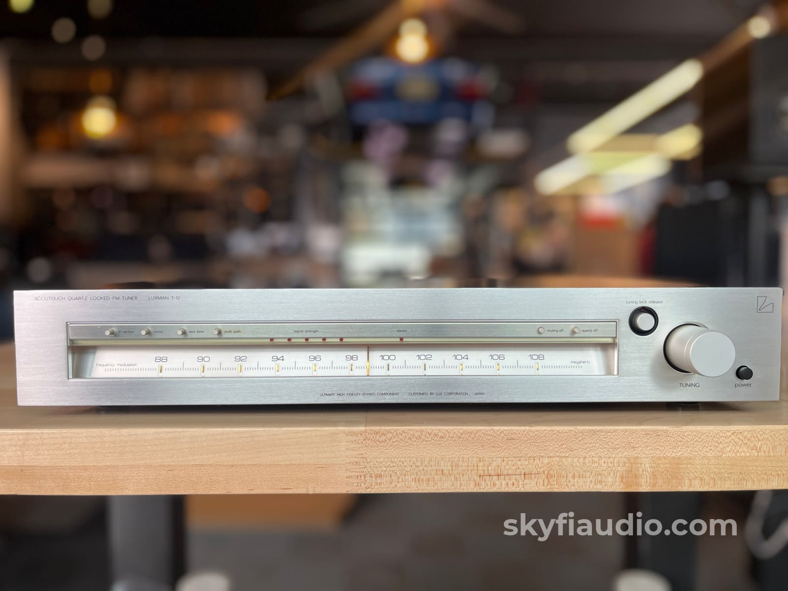 Luxman T-12 Vintage FM Tuner Tuner