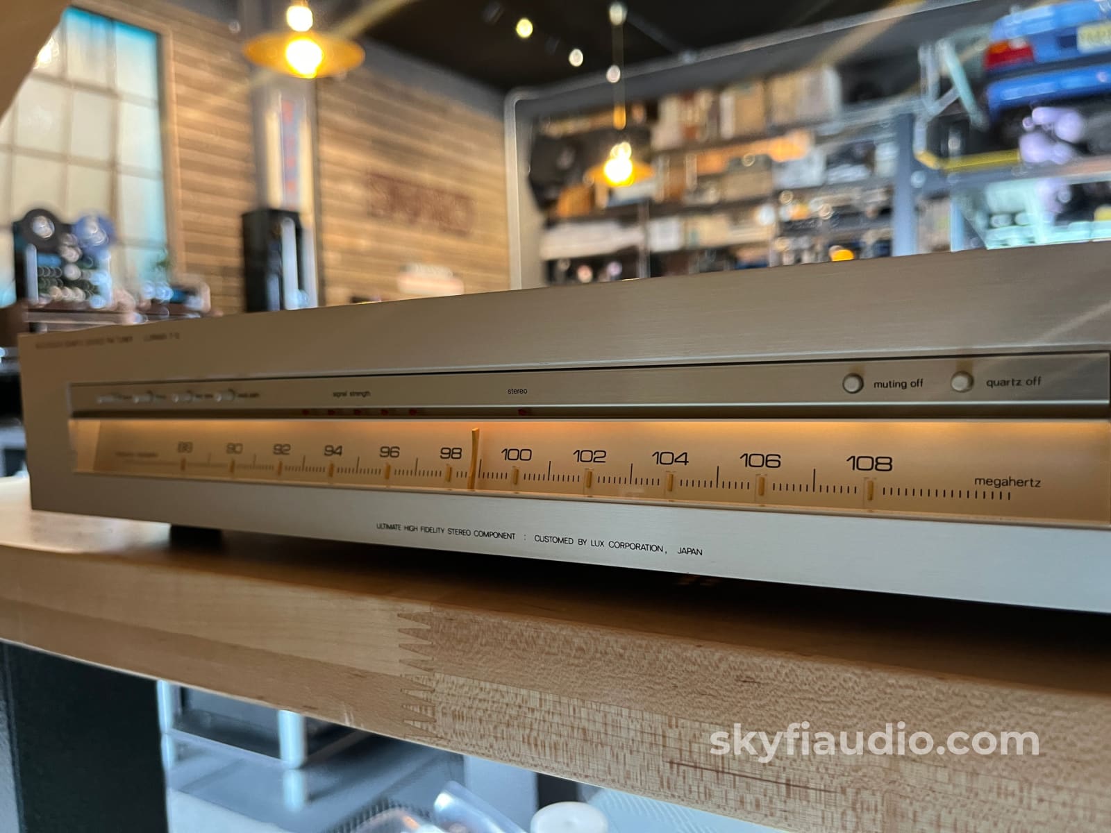 Luxman T-12 Vintage FM Tuner Tuner
