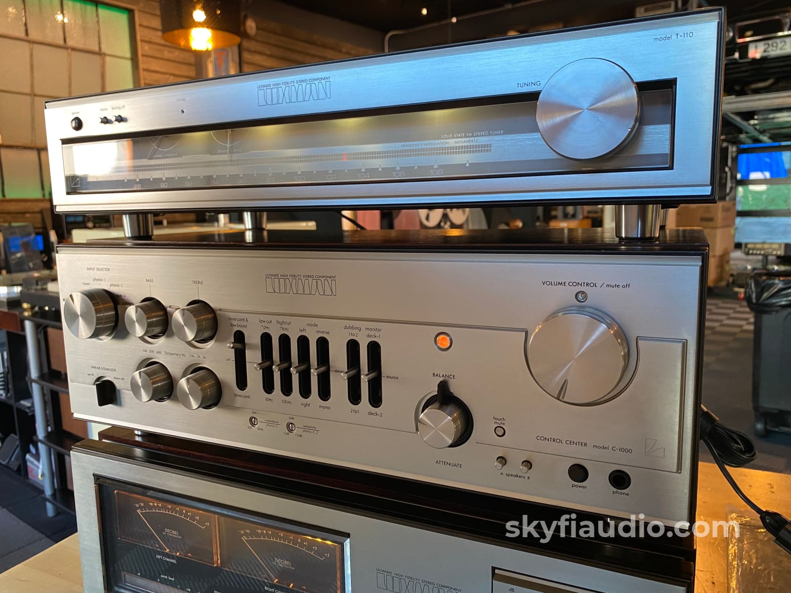 Luxman Vintage Stereo System - Amp Preamp And Tuner Skyfi Curated