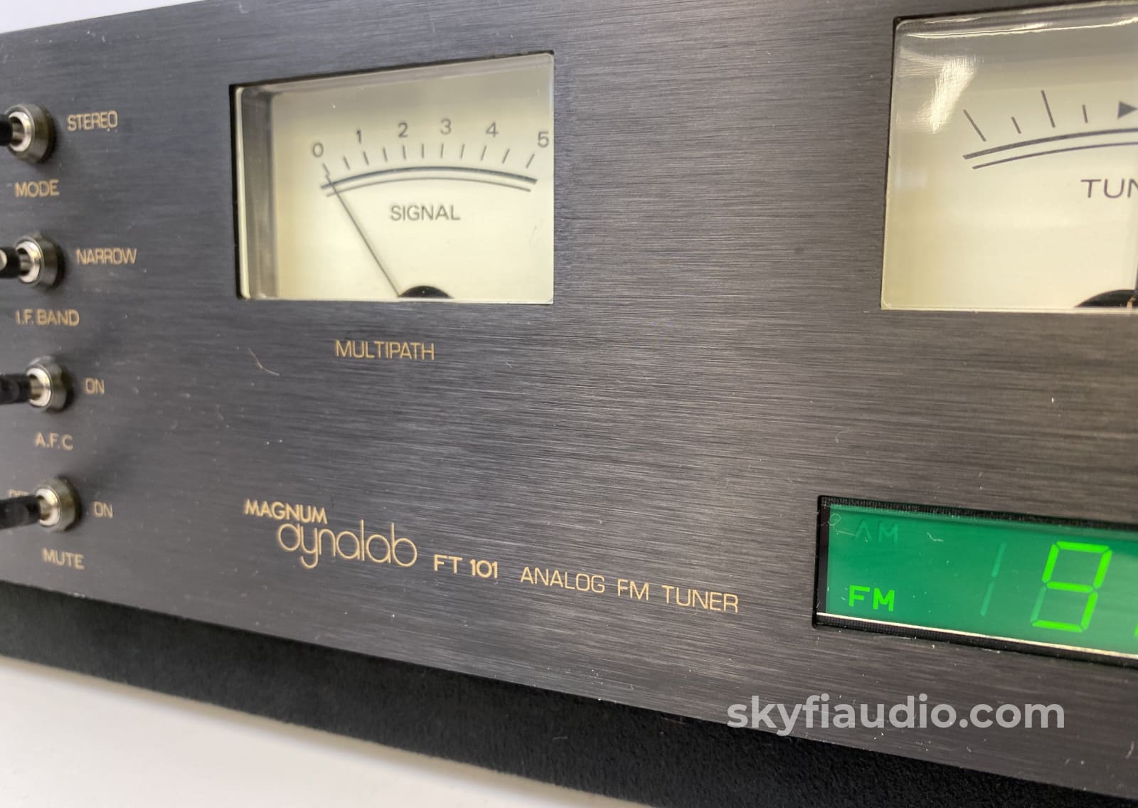 Magnum Dynalab Ft-101 Digital/Analog Reference Fm Tuner