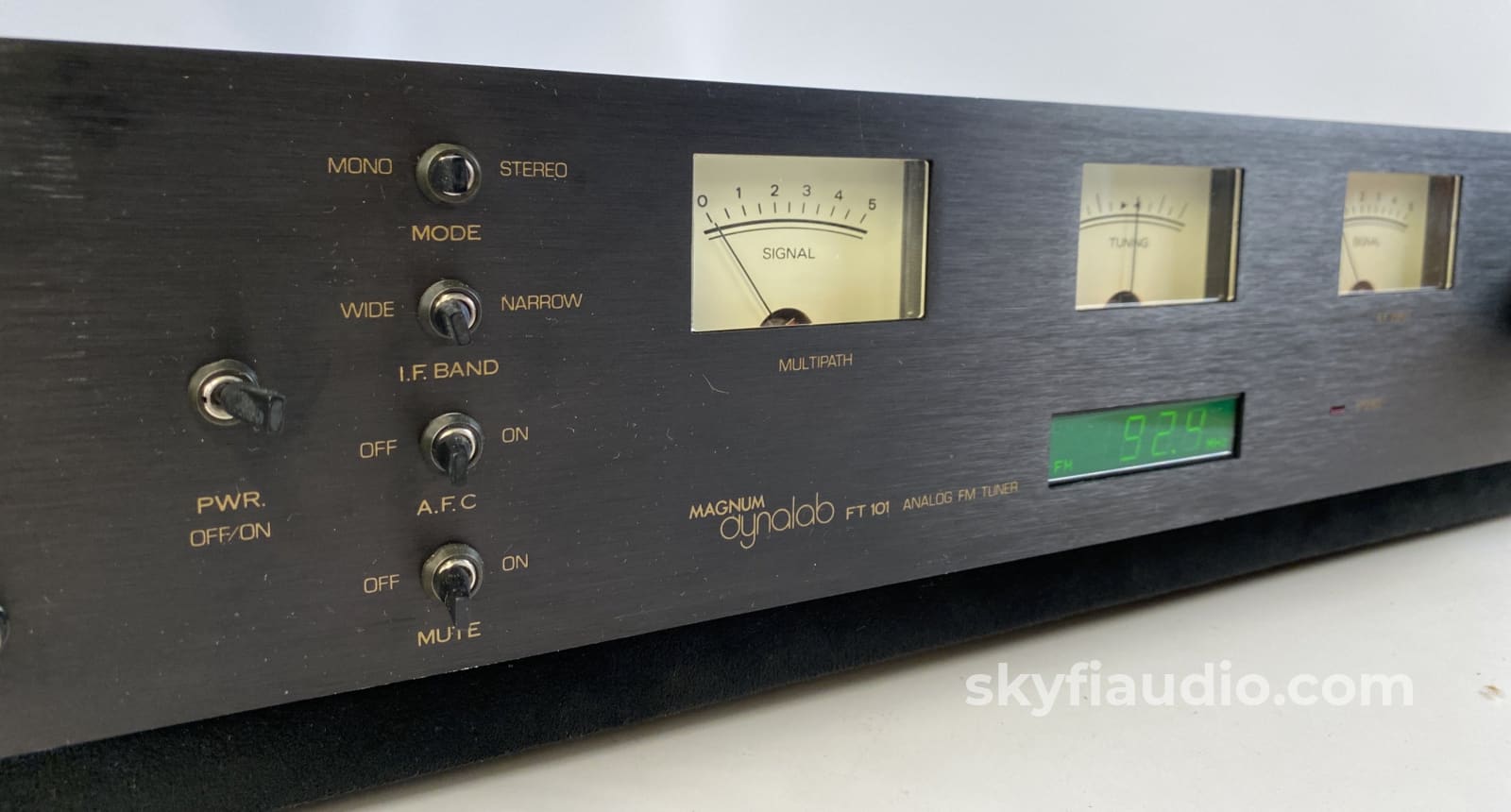 Magnum Dynalab Ft-101 Digital/Analog Reference Fm Tuner