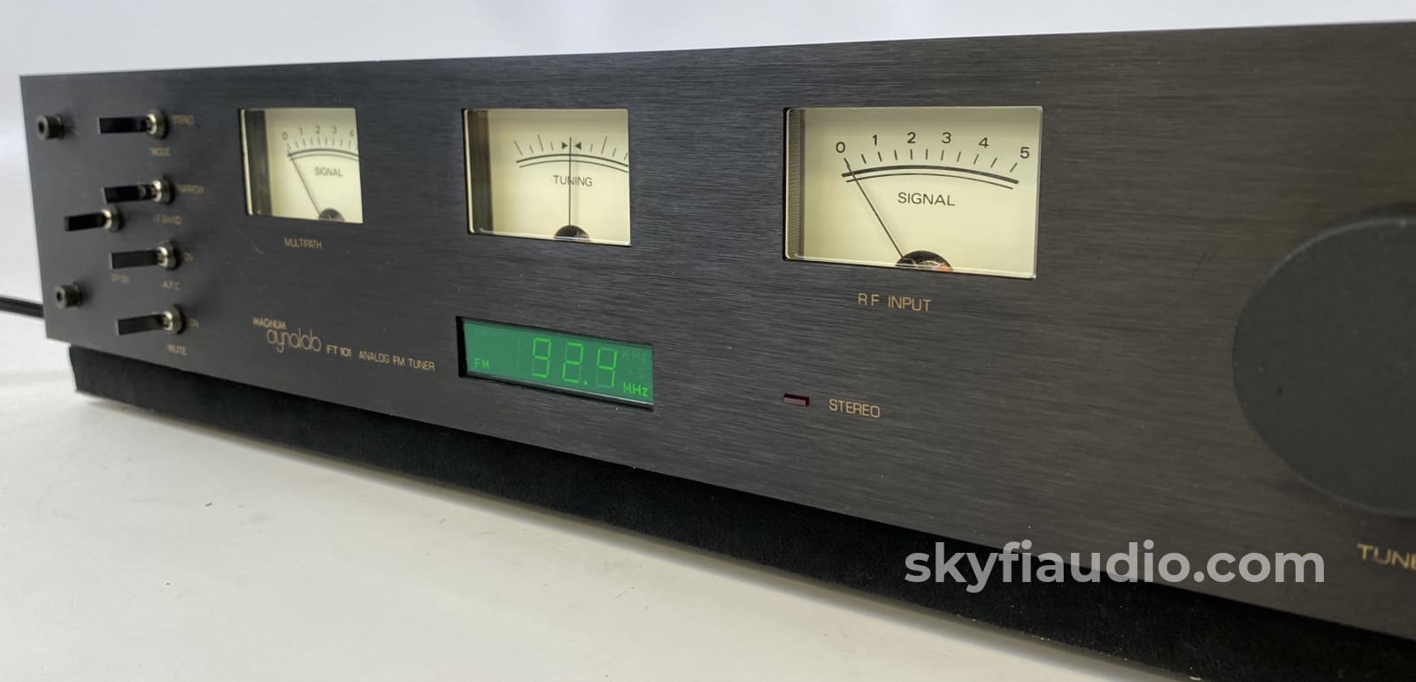 Magnum Dynalab Ft-101 Digital/Analog Reference Fm Tuner
