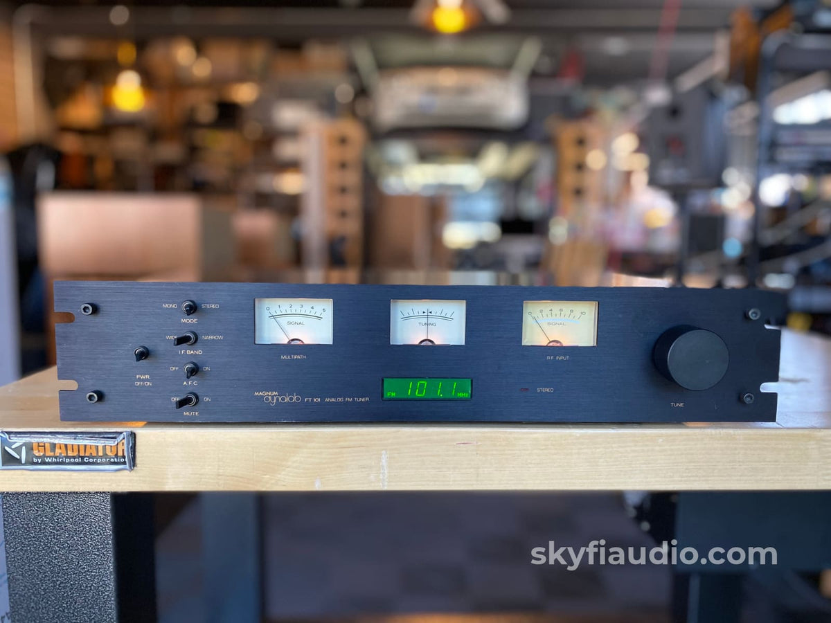 Magnum Dynalab Ft-101 Digital/Analog Reference Fm Tuner W/St-2 Antenna