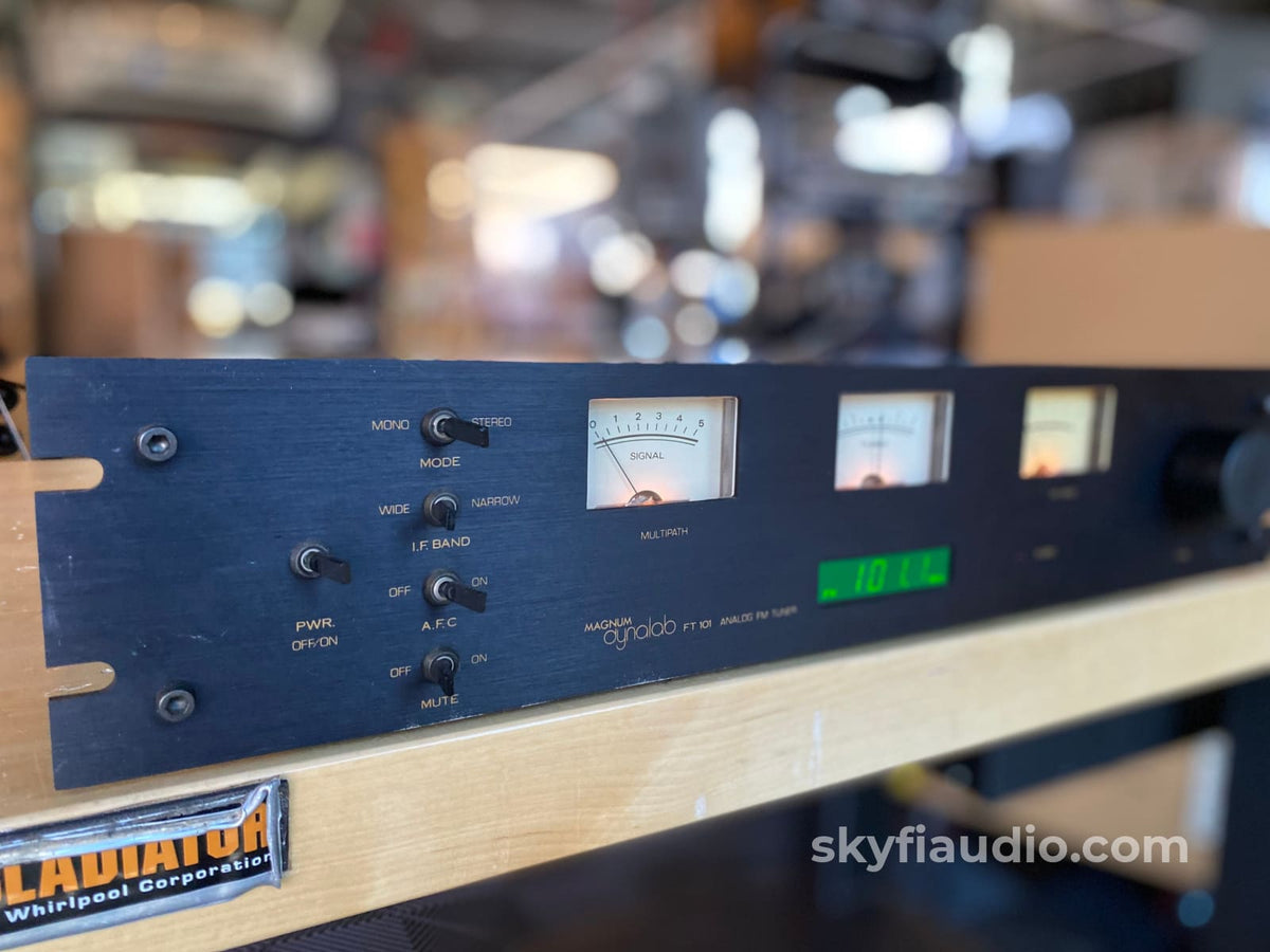 Magnum Dynalab Ft-101 Digital/Analog Reference Fm Tuner W/St-2 Antenna