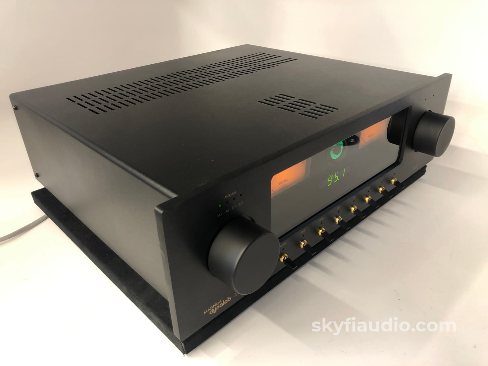 Magnum Dynalab Md-108T Fm Tuner With Magic Eye