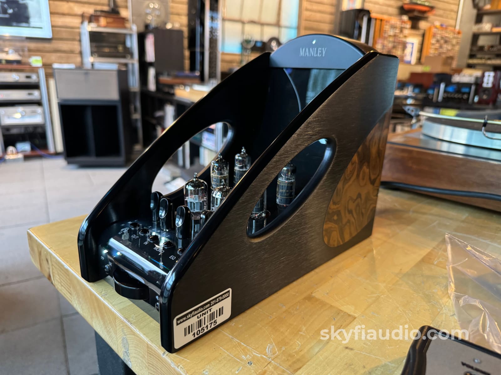 Manley Absolute Headphone Amplifier - Stunning! Integrated