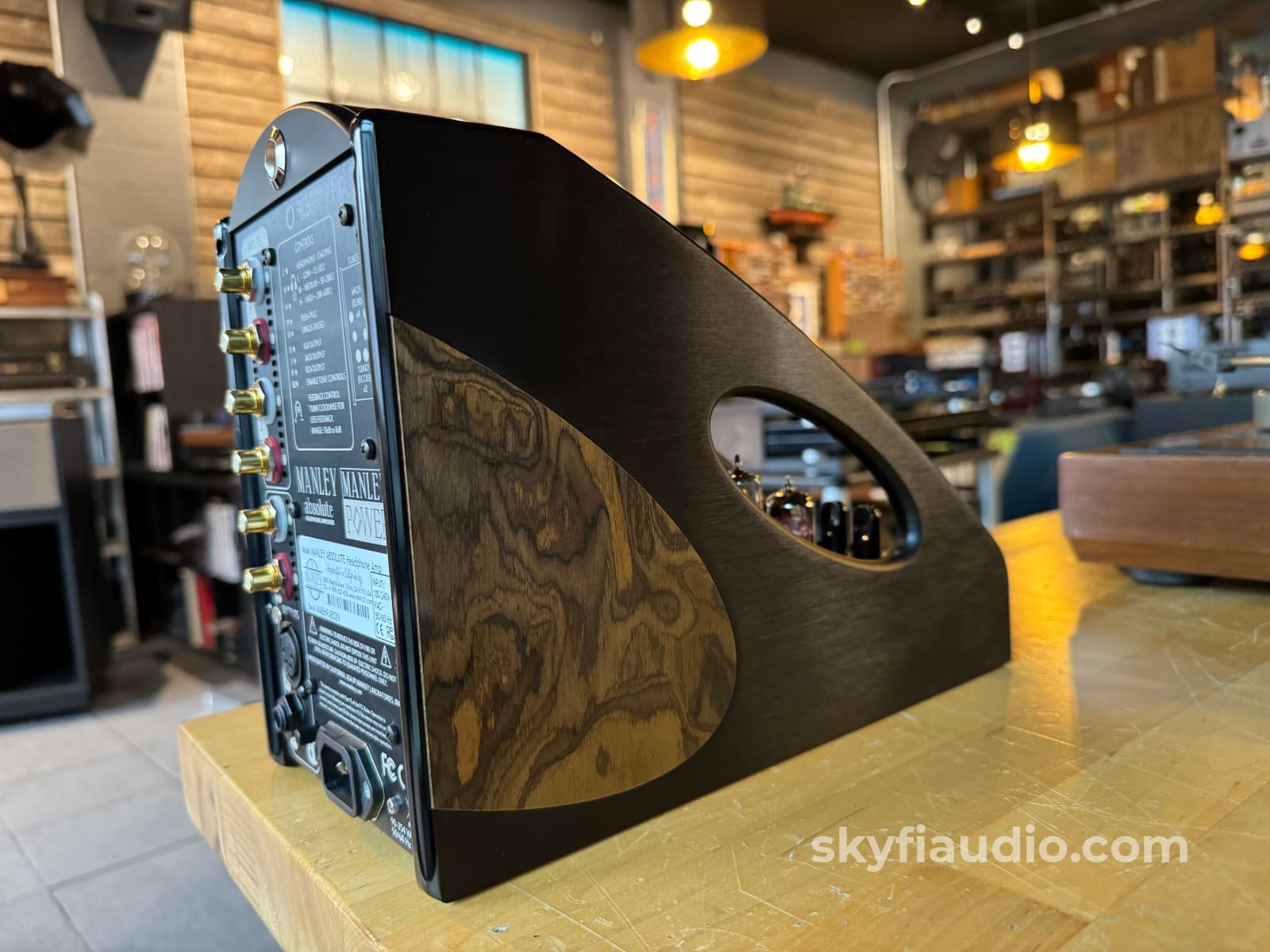 Manley Absolute Headphone Amplifier - Stunning! Integrated