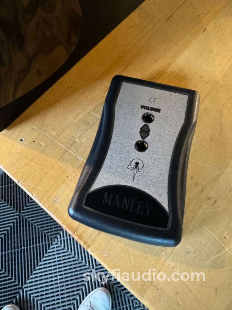 Manley Absolute Headphone Amplifier - Stunning! Integrated