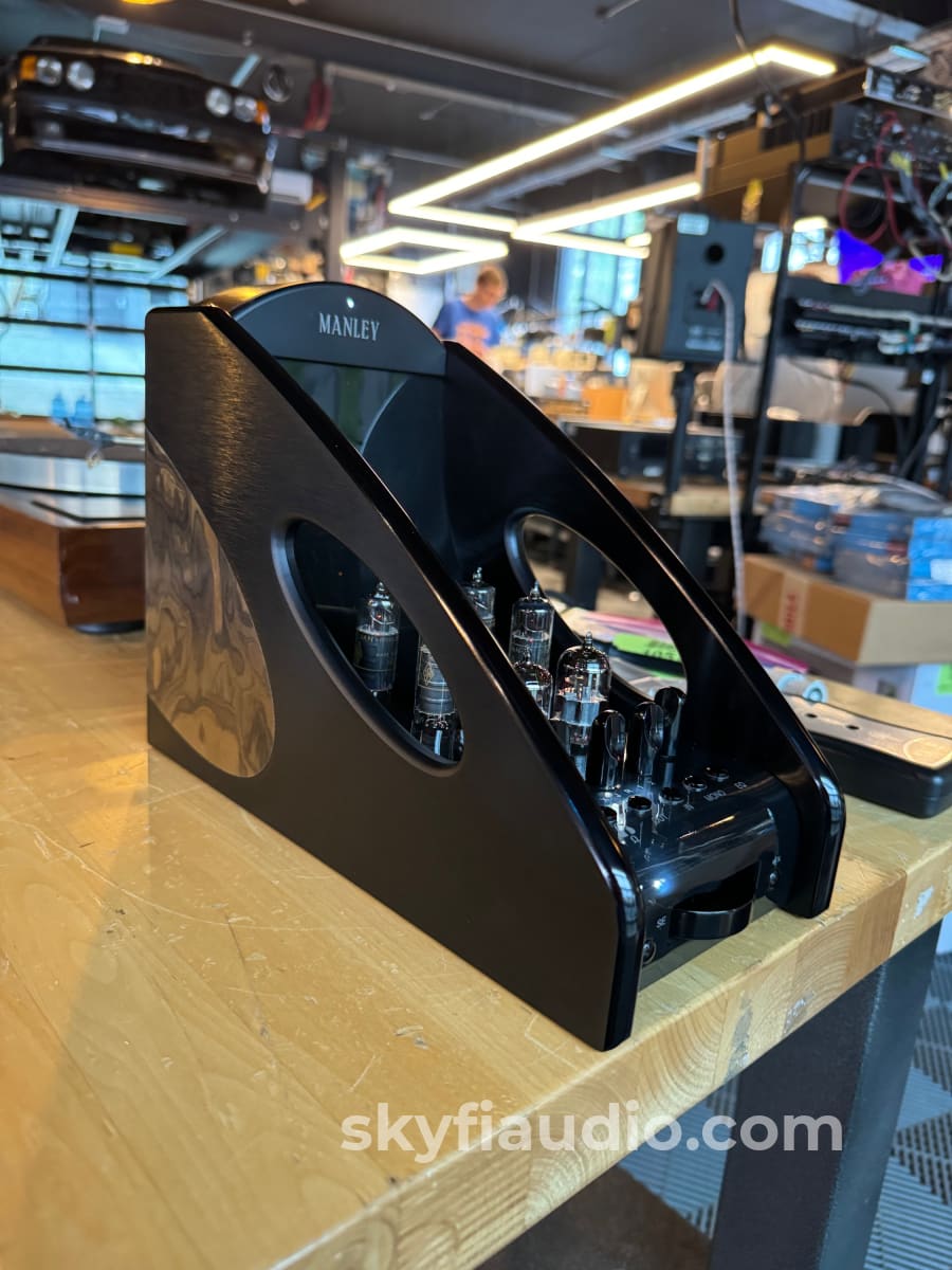 Manley Absolute Headphone Amplifier - Stunning! Integrated