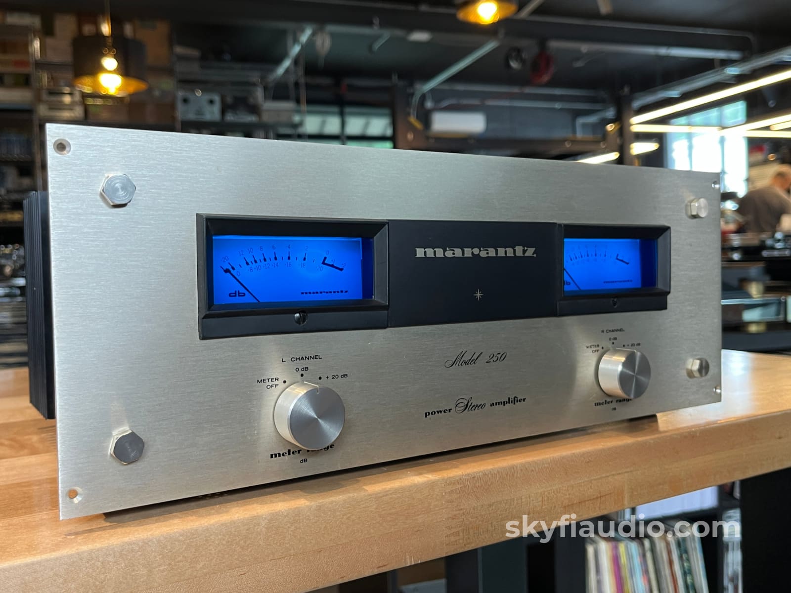 Marantz 250 Vintage Amplifier - Late Serial + Restored - Amplifier