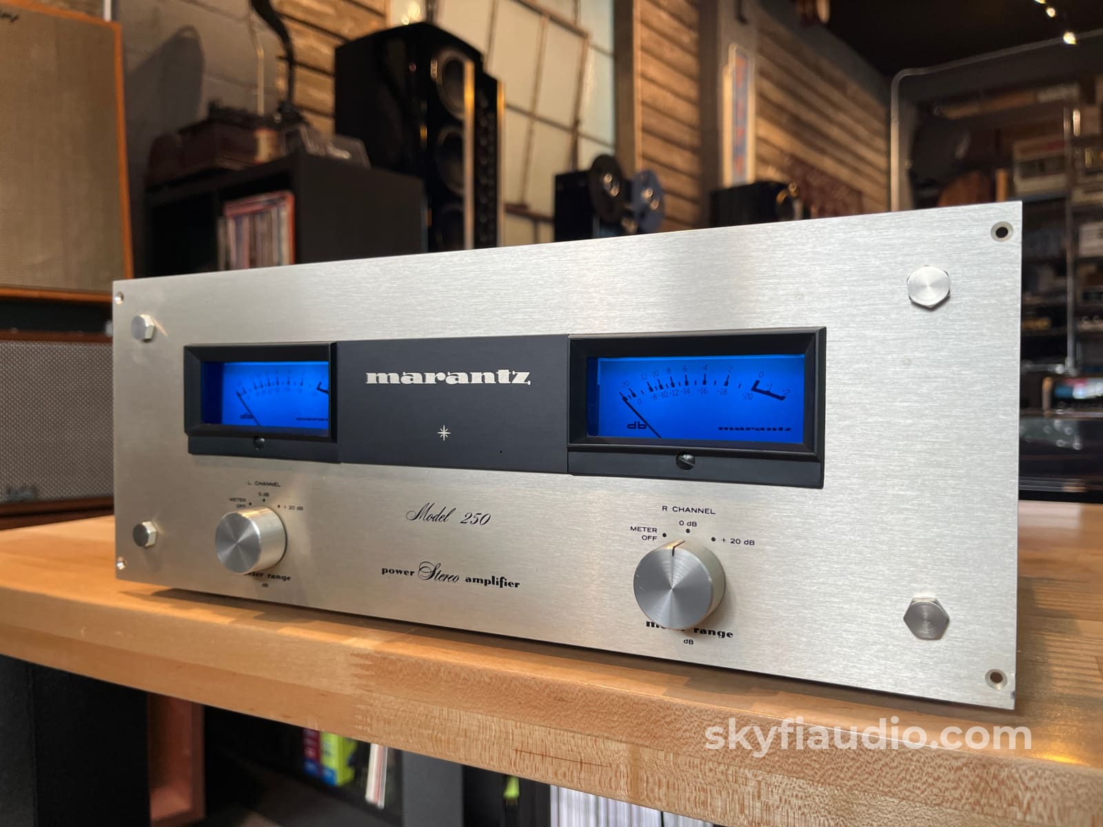 Marantz 250 Vintage Amplifier - Late Serial + Restored - Amplifier