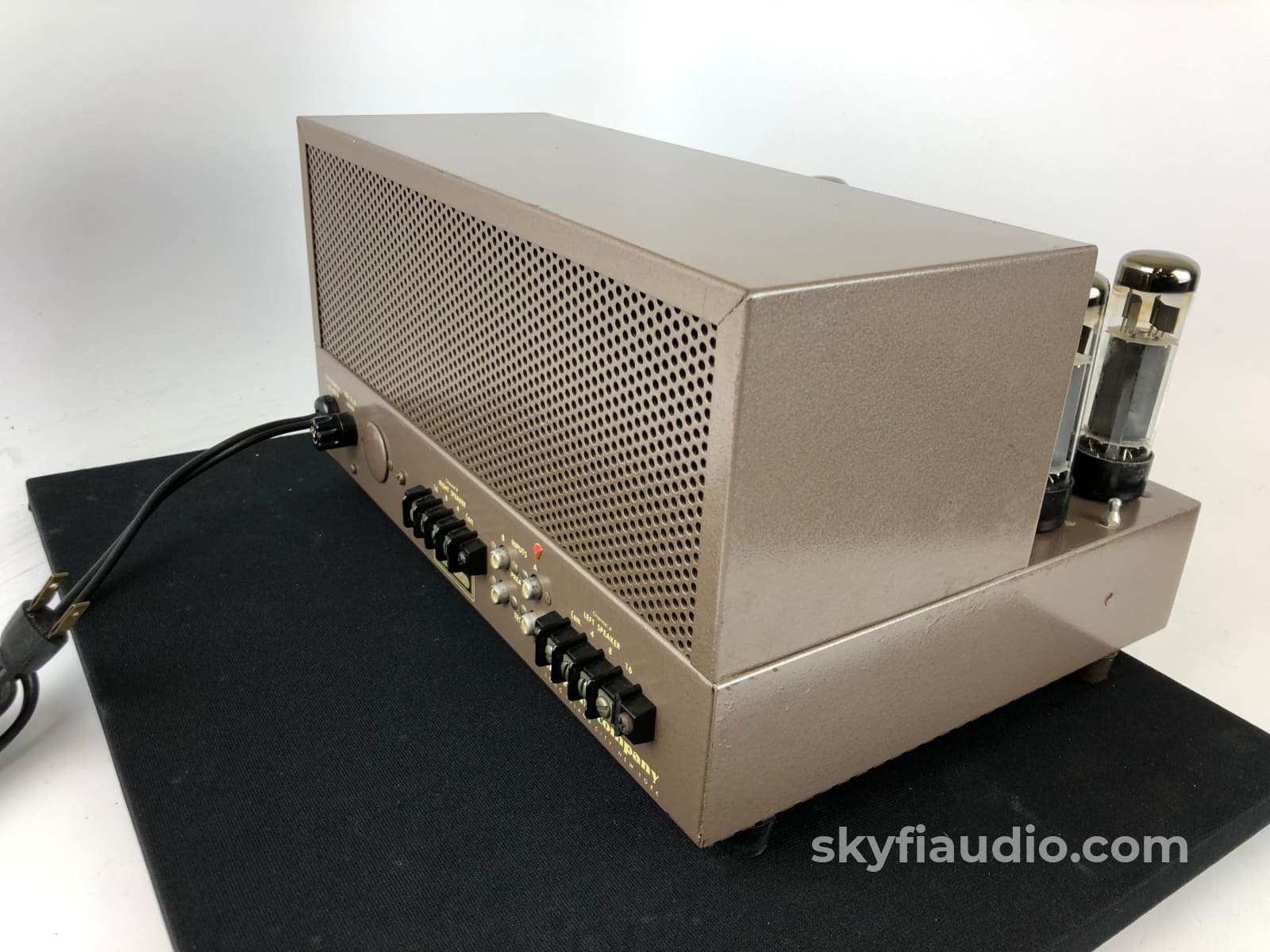 Marantz Model 8B Stereo Tube Amplifier - Highly Collectible (A)