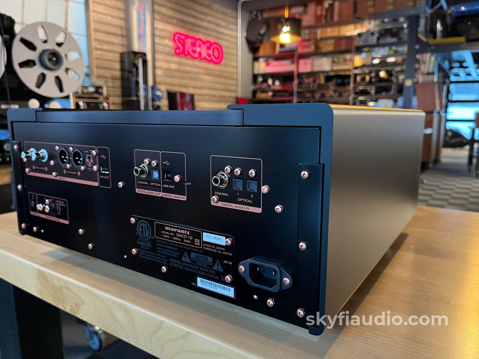 Marantz SACD 10 Reference SACD Player - Factory Refurbished B-Stock CD + Digital