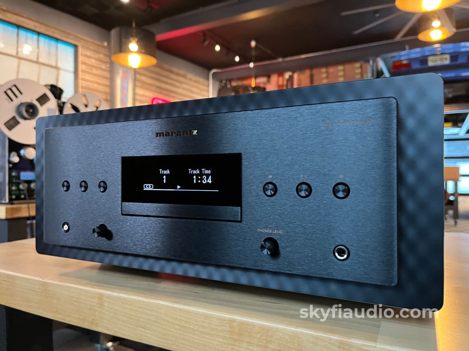 Marantz SACD 10 Reference SACD Player - Factory Refurbished B-Stock CD + Digital