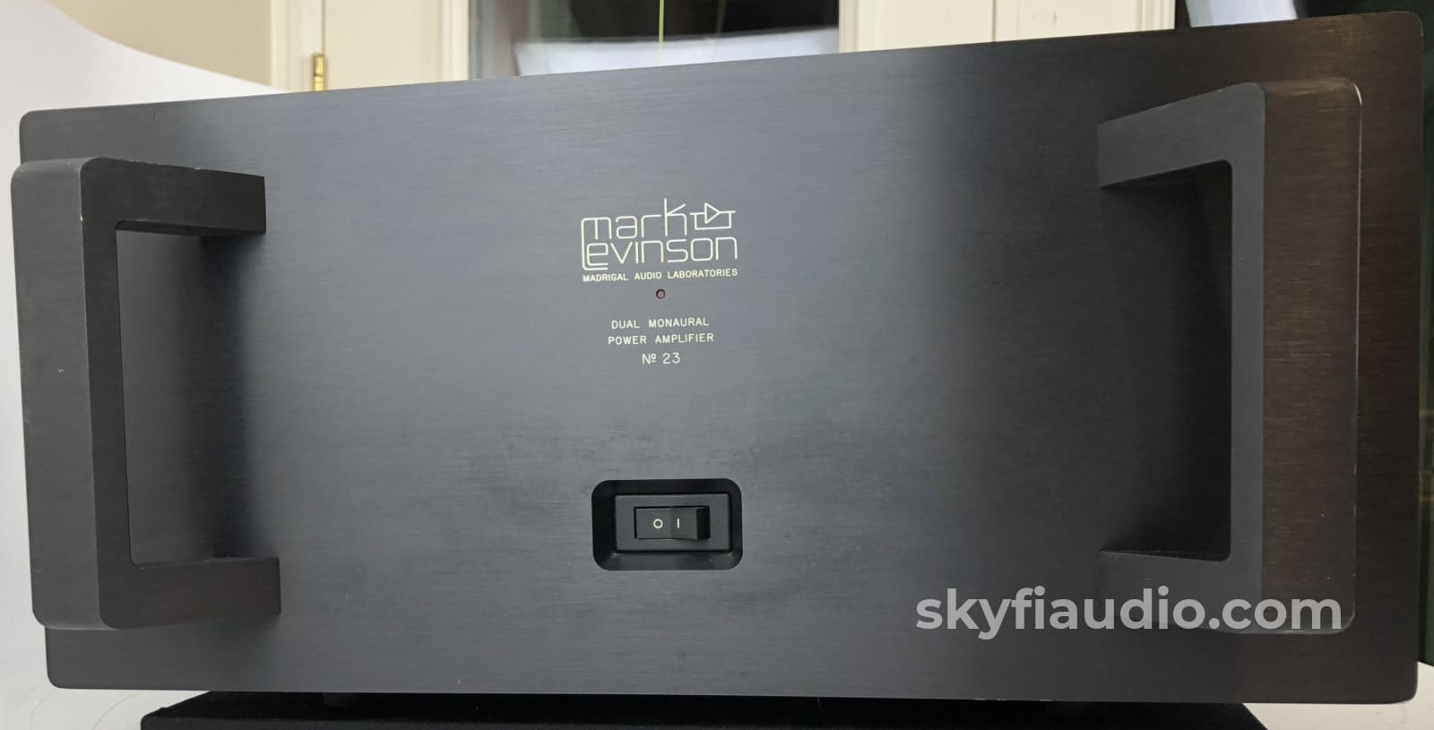 Mark Levinson No.23 Dual Monaural Solid State Amplifier