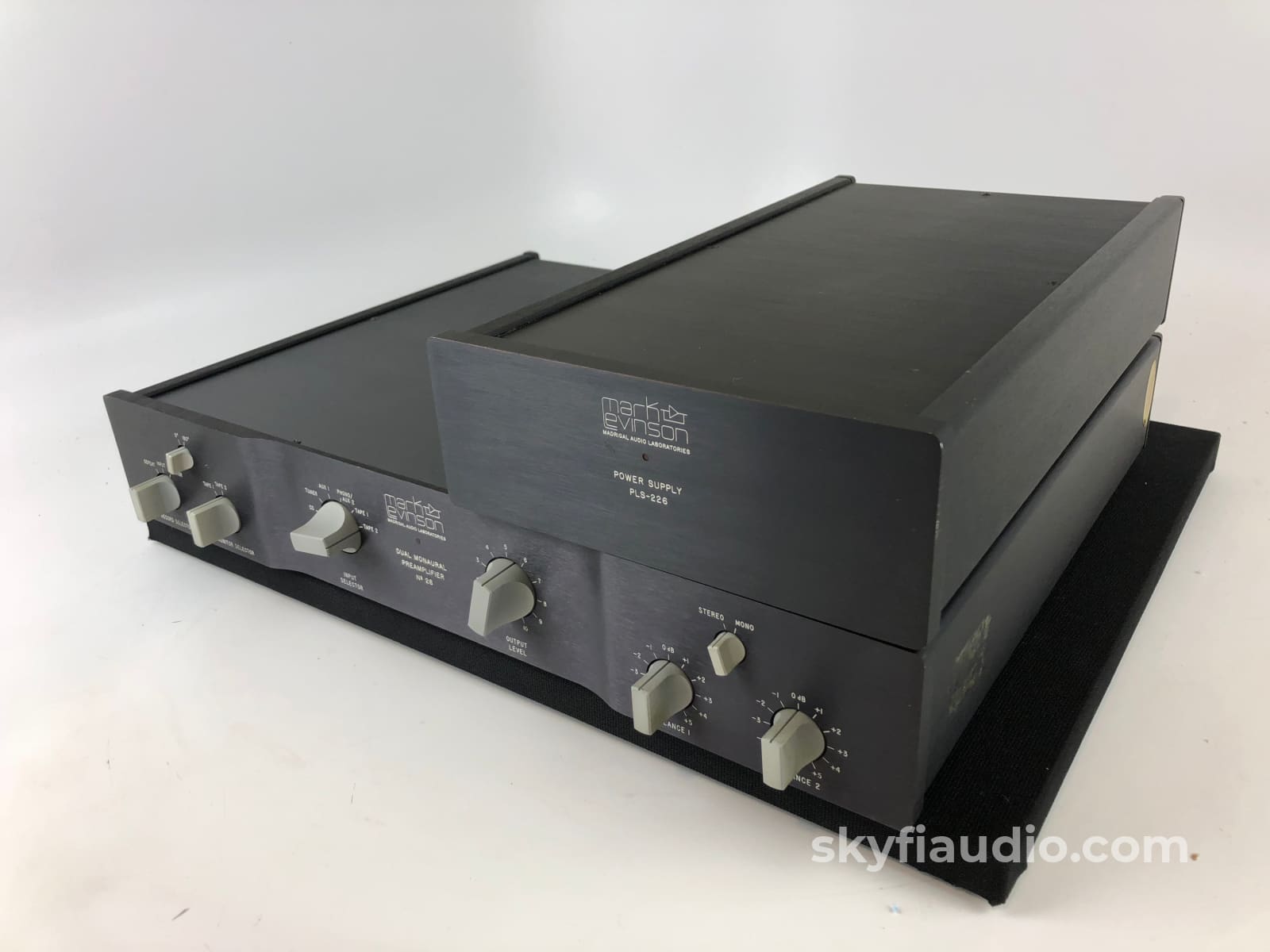 Mark Levinson No.26 Preamplifier
