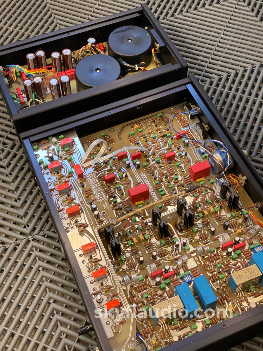 Mark Levinson No.26 Vintage Analog Preamp With Balanced Card And Power Supply (Pls-226) - Serviced