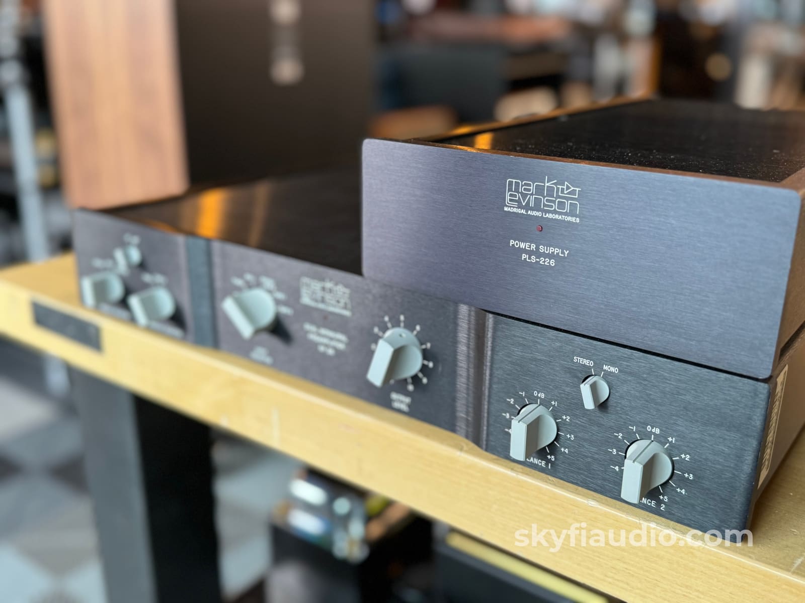 Mark Levinson No.26 Vintage Analog Preamp With Balanced Card And Power Supply (Pls-226) - Serviced