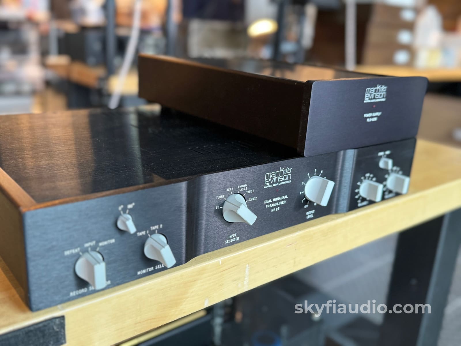 Mark Levinson No.26 Vintage Analog Preamp With Balanced Card And Power Supply (Pls-226) - Serviced