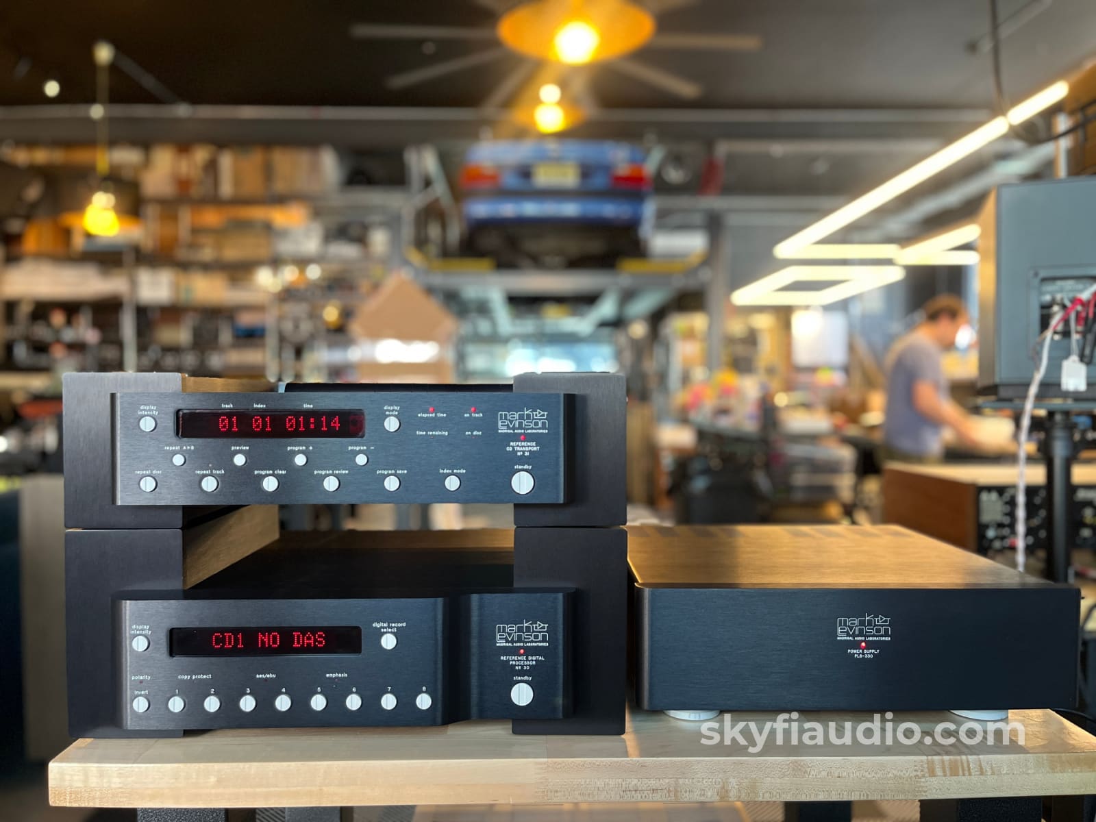 Mark Levinson No. 31 Top Loading CD Transport w/ No. 30 Reference Digital Processor and PLS 330 Power Supply CD