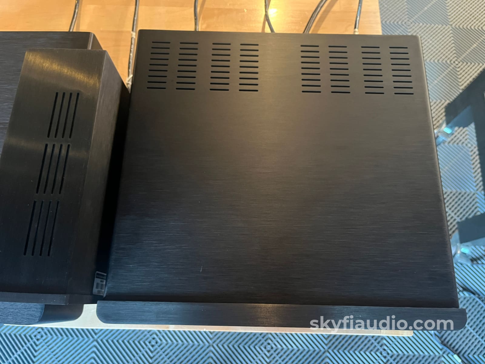 Mark Levinson No. 31 Top Loading CD Transport w/ No. 30 Reference Digital Processor and PLS 330 Power Supply CD