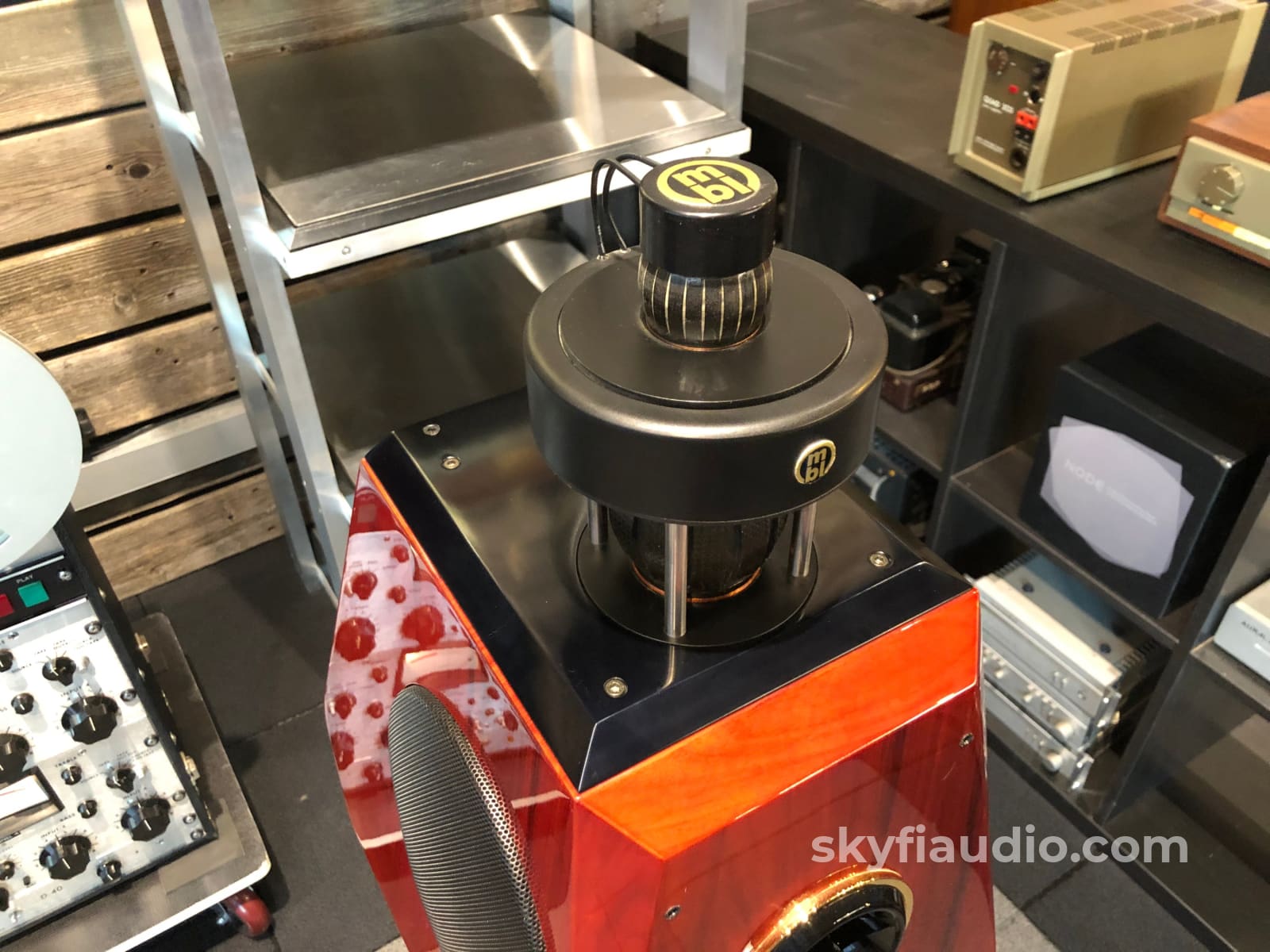 Mbl 121 Radialstrahler Speakers - With Stands And Crates