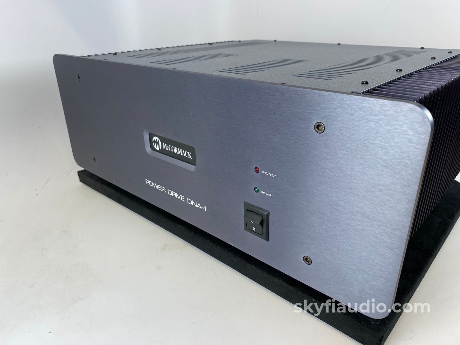 Mccormack Power Drive Dna-1 Amplifier