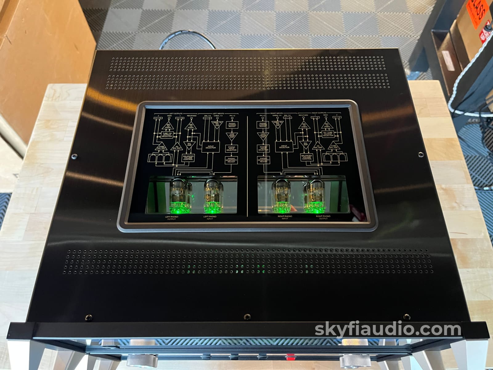 McIntosh C1200 Preamplifer - Pre-Loved Preamplifier