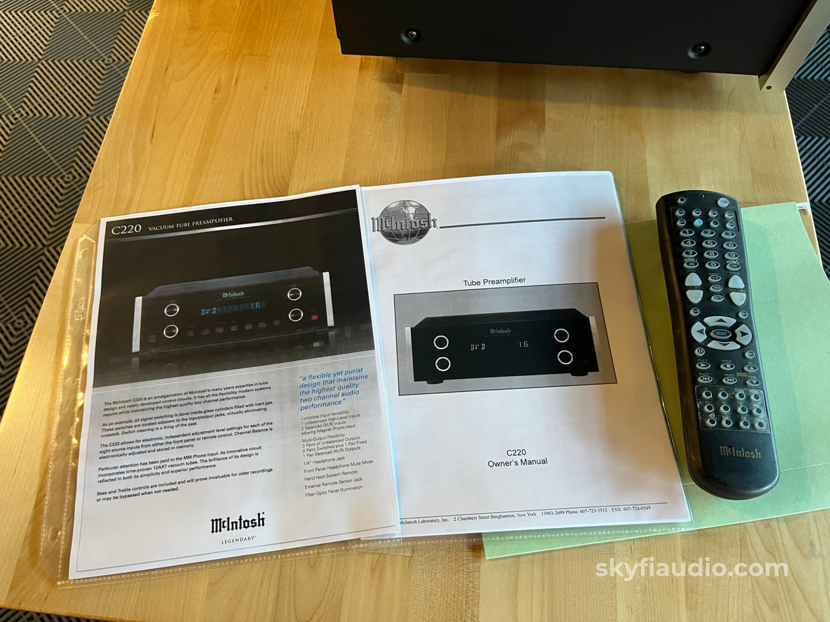 McIntosh C220 Tube Preamplifier - All Analog w/ Fiber Optic Lighting - Preamplifier