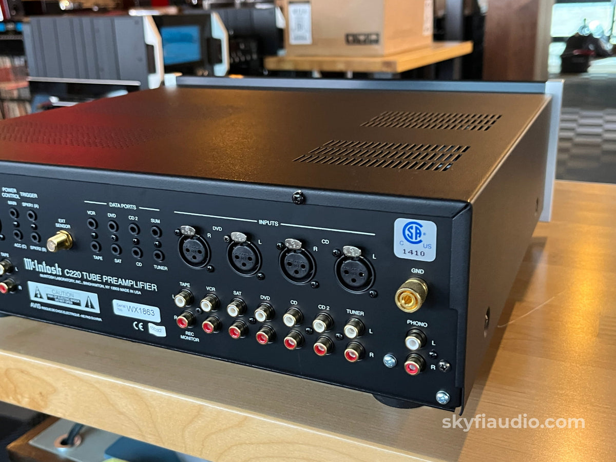 McIntosh C220 Tube Preamplifier - All Analog w/ Fiber Optic Lighting - Preamplifier