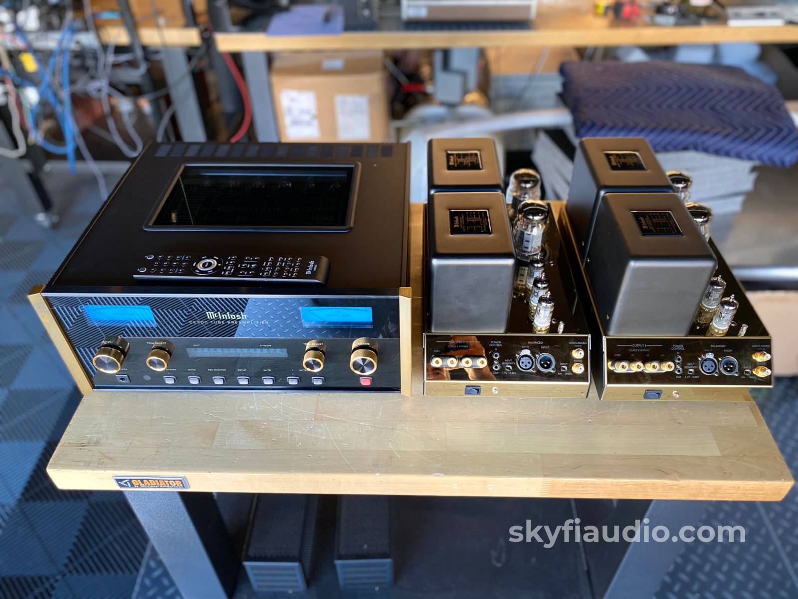 Mcintosh C2300 All Analog Tube Preamp With Special Gold Metalwork Preamplifier