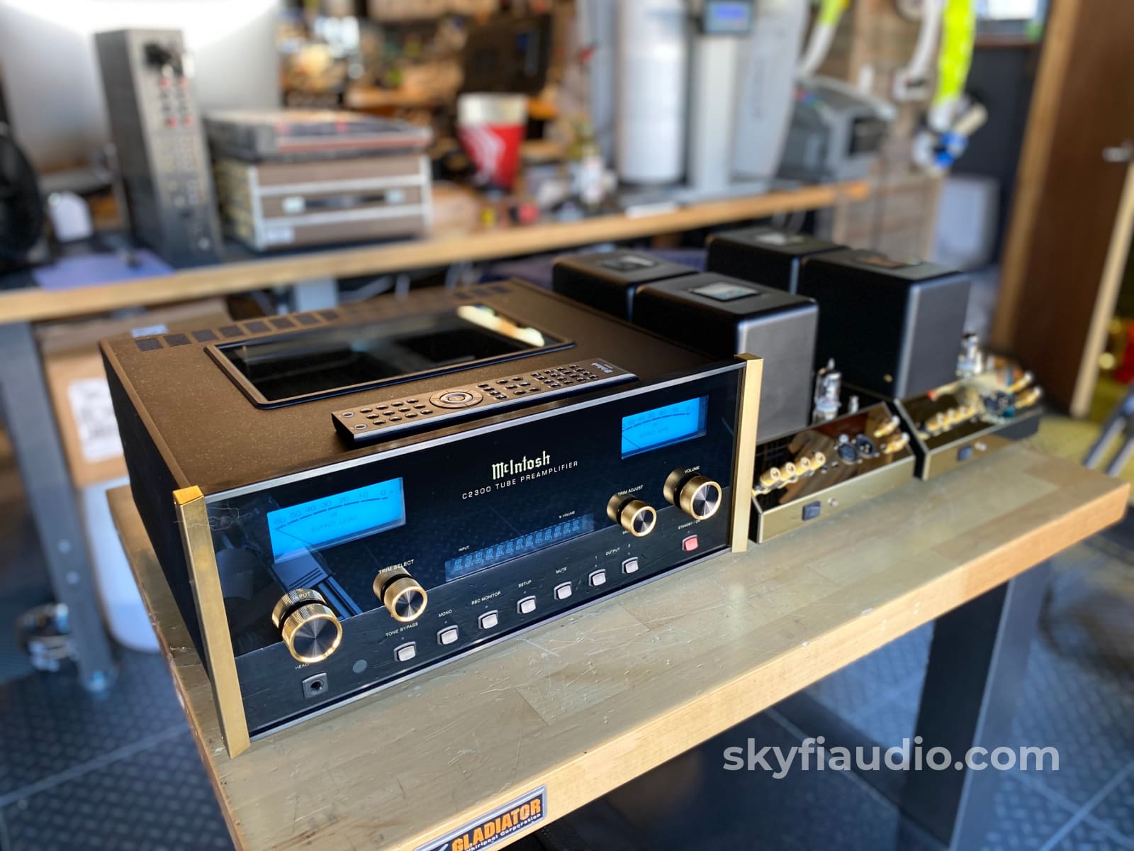 Mcintosh C2300 All Analog Tube Preamp With Special Gold Metalwork Preamplifier
