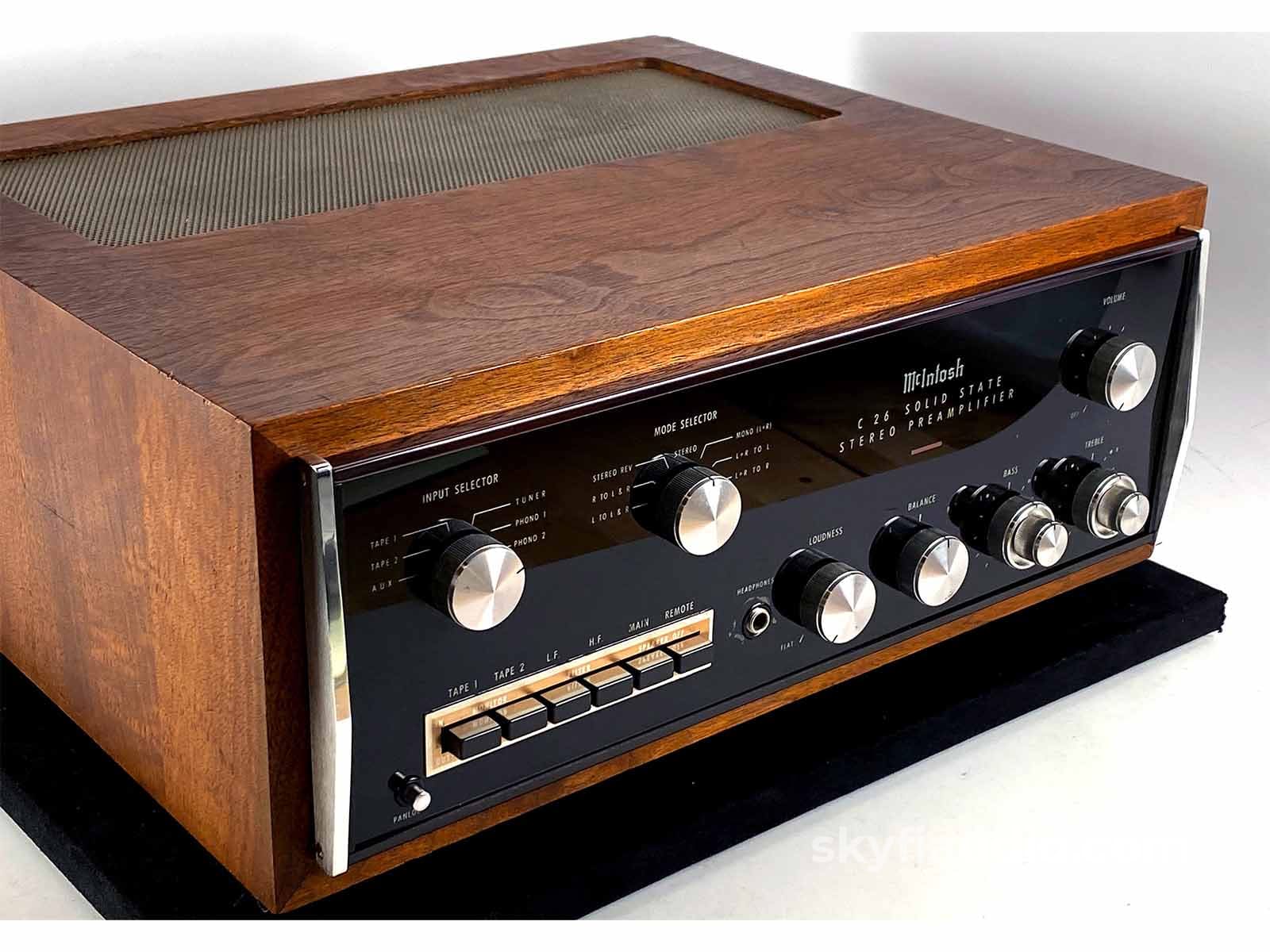 McIntosh C26 ステレオプリアンプ McIntosh C26 Vintage Preamp in Gorgeous Wood Case, Serviced