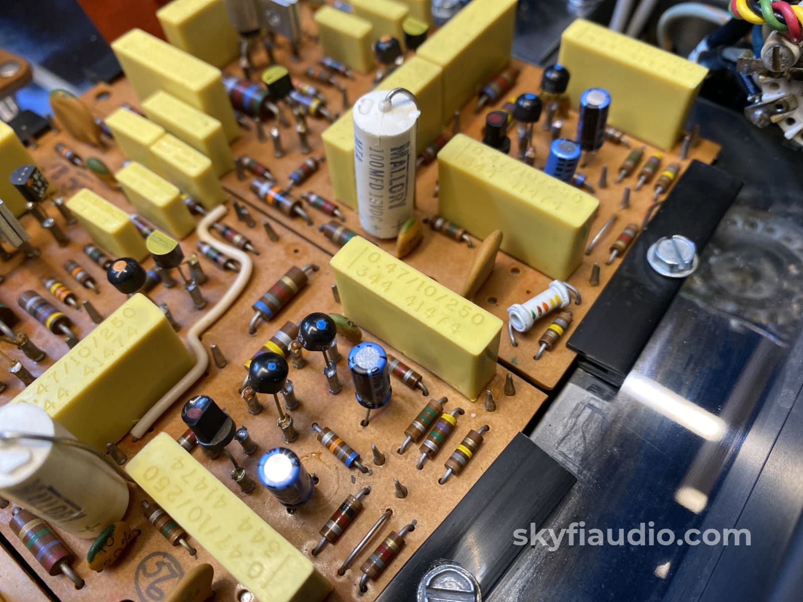 Mcintosh C26 Vintage Preamp In Gorgeous Wood Case Serviced Preamplifier