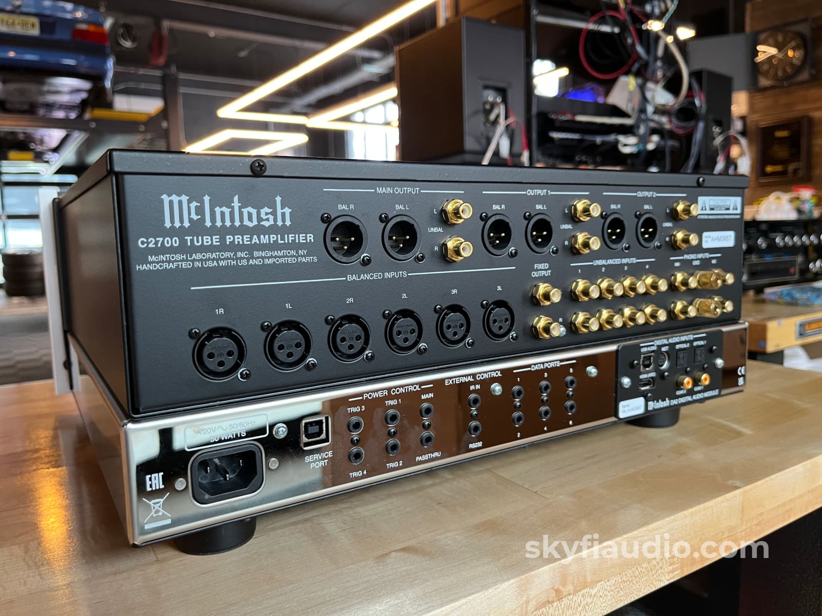 McIntosh C2700 Tube Preamplifier and Quad Balanced DAC - Pre-Loved Preamplifier