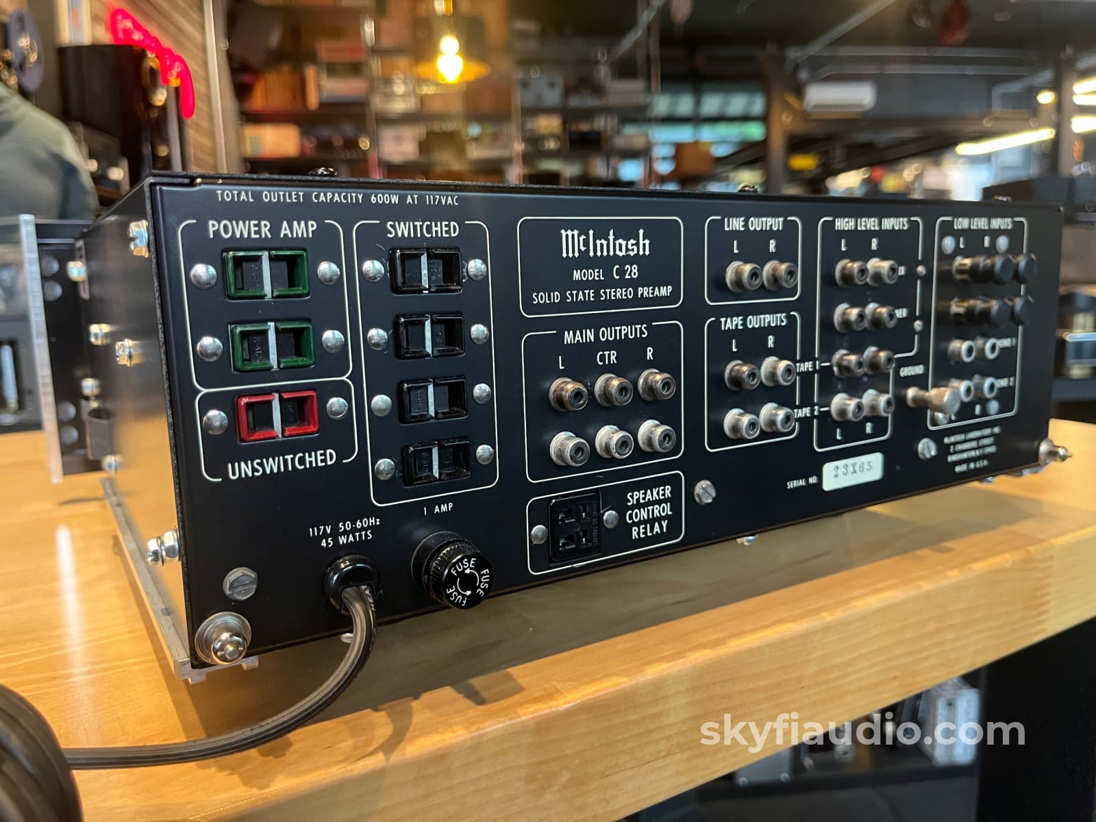 McIntosh C28 Solid State Vintage Preamplifier - Serviced - Preamplifier