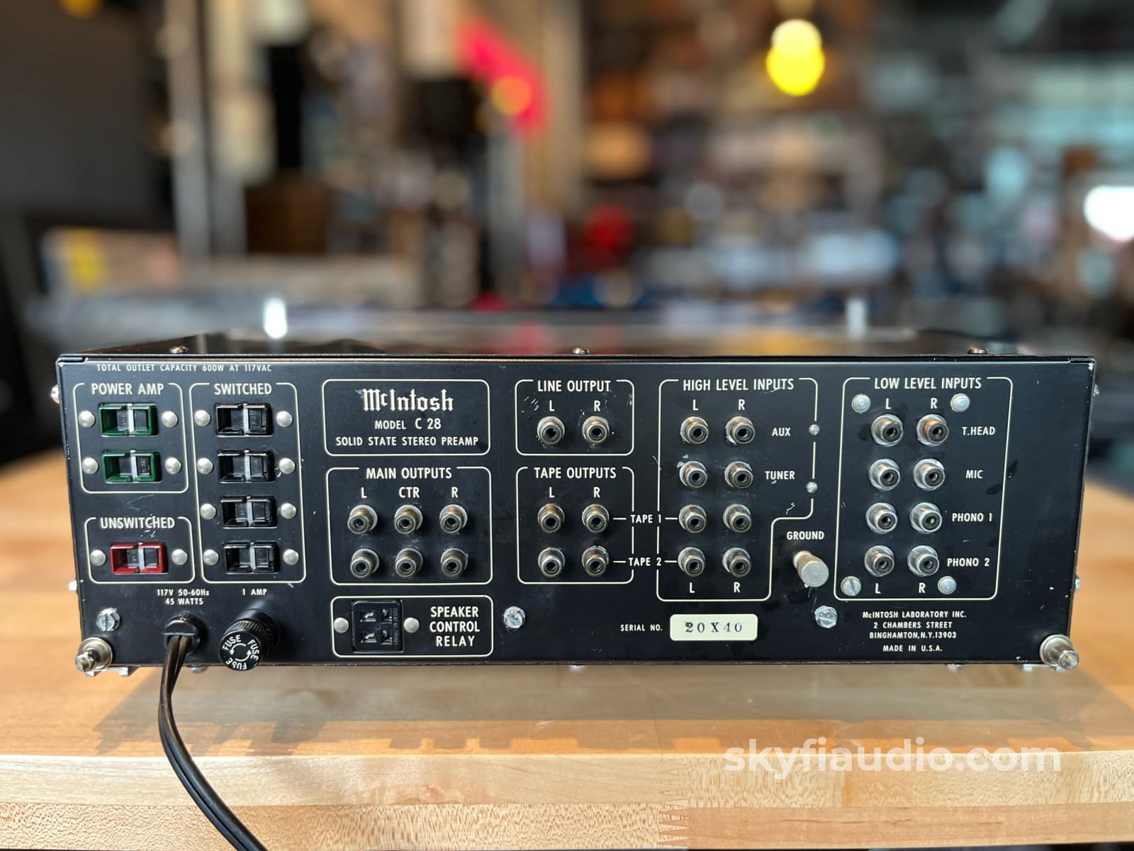 McIntosh C28 Solid State Vintage Preamplifier - Survivor - Preamplifier