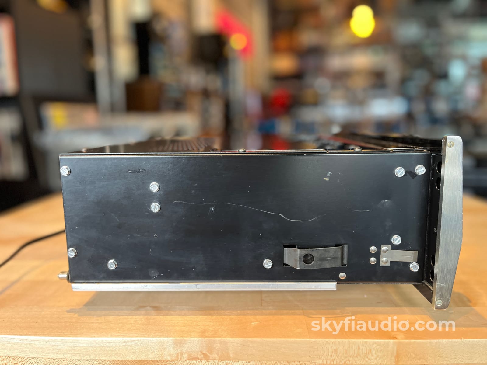 McIntosh C28 Solid State Vintage Preamplifier - Survivor - Preamplifier