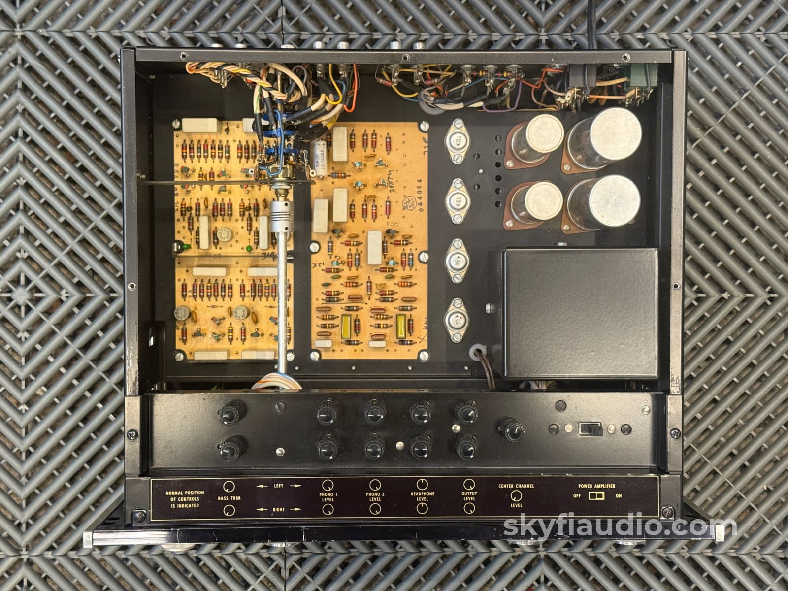 McIntosh C28 Vintage Solid State Preamplifier - Survivor Preamplifier