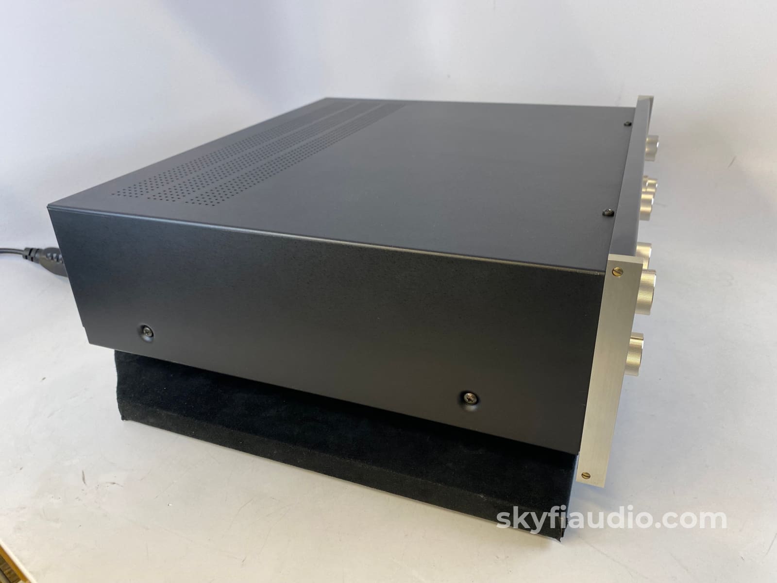 Mcintosh C38 Preamplifier - Full Featured Including Phono Stage